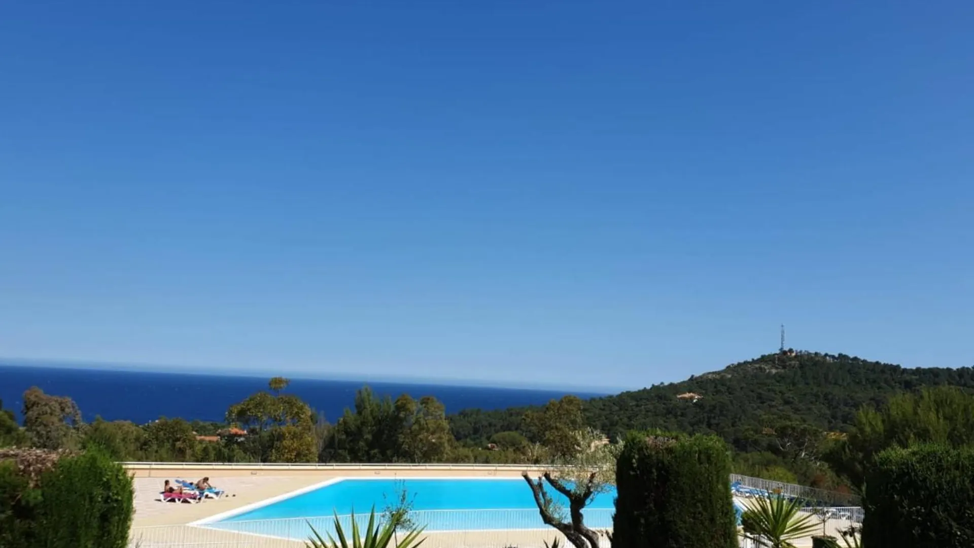 Cap Esterel En Famille - 2Pieces Vue Mer Jardin Piscine Clim Parking Inclus Saint-Raphael  Holiday home