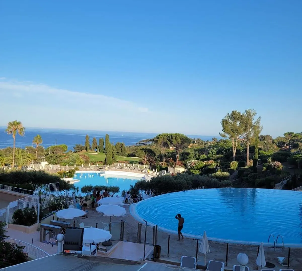 Cap Esterel En Famille - 2Pieces Vue Mer Jardin Piscine Clim Parking Inclus Saint-Raphael  Holiday home