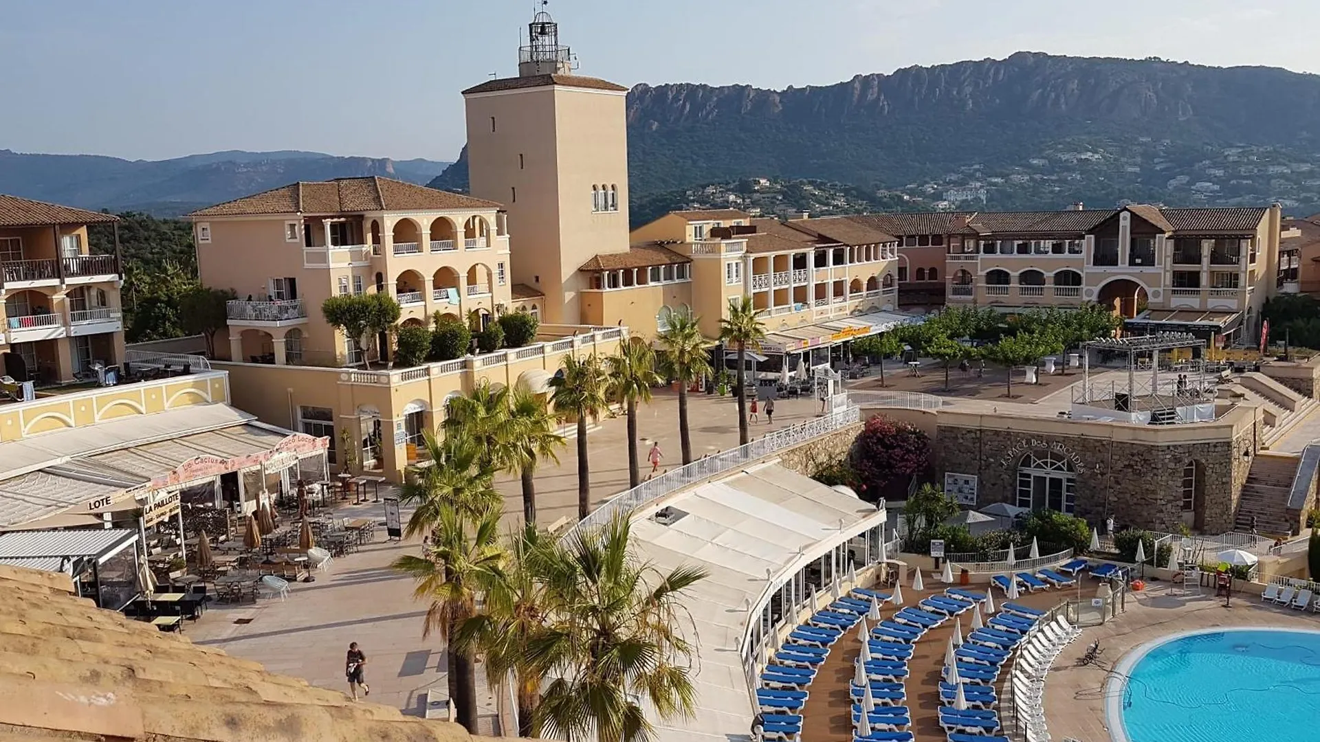 Cap Esterel En Famille - 2Pieces Vue Mer Jardin Piscine Clim Parking Inclus Saint-Raphael  Saint-Raphael (Var)