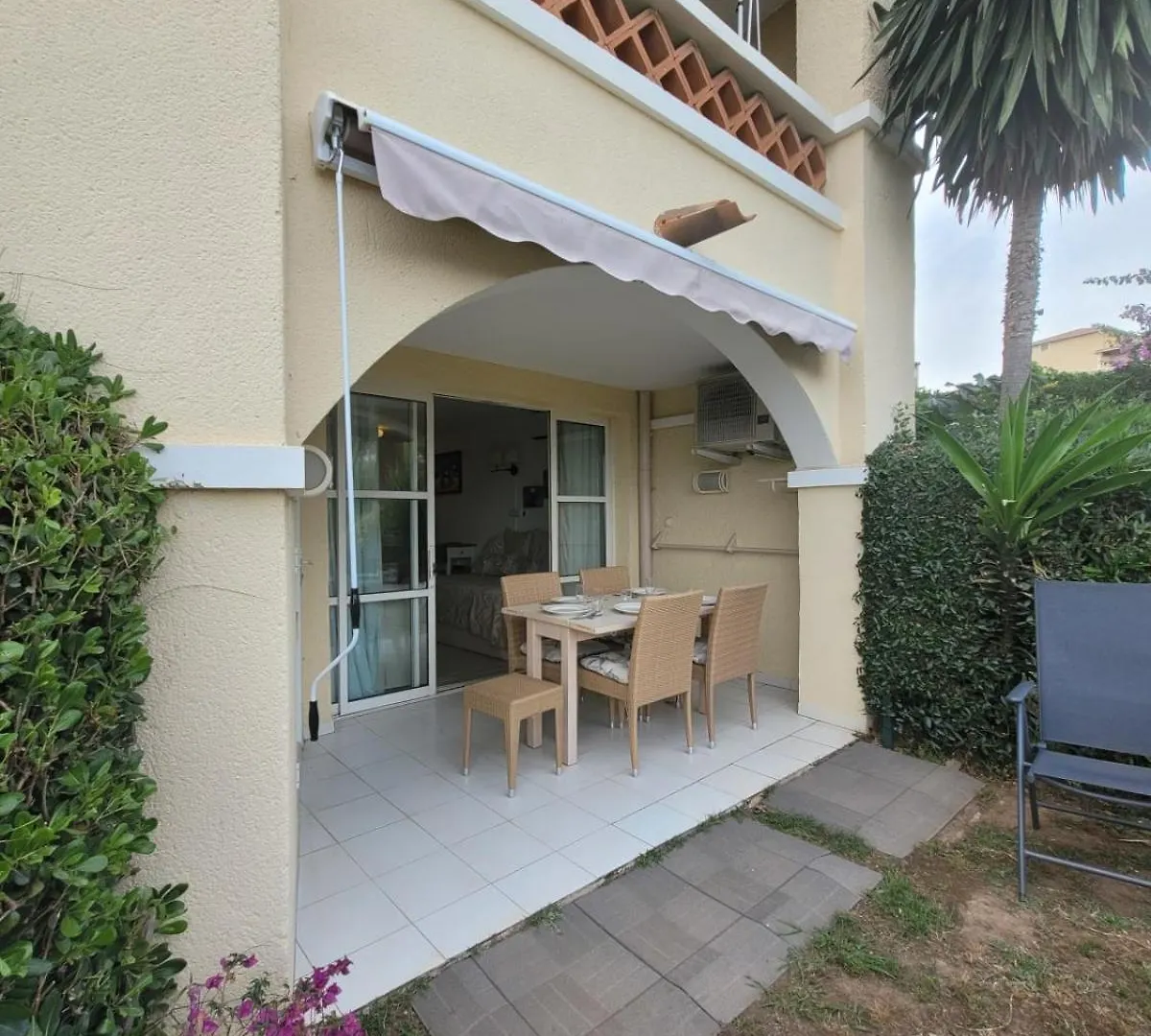 Cap Esterel En Famille - 2Pieces Vue Mer Jardin Piscine Clim Parking Inclus Saint-Raphael