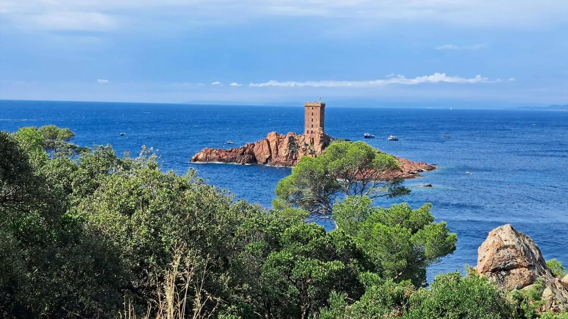 Cap Esterel En Famille - 2Pieces Vue Mer Jardin Piscine Clim Parking Inclus Saint-Raphael  France
