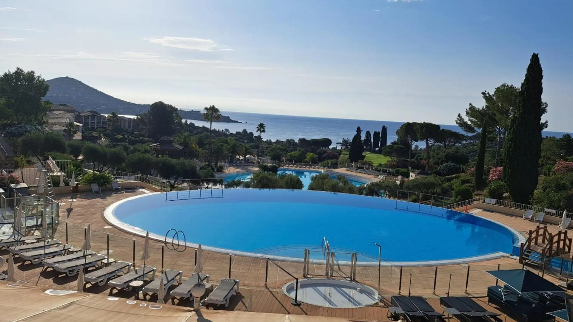 Cap Esterel En Famille - 2Pieces Vue Mer Jardin Piscine Clim Parking Inclus Saint-Raphael  0*, Saint-Raphael (Var) France