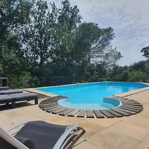  Hébergement de vacances Raphael - Dans Au Calme à Valescure